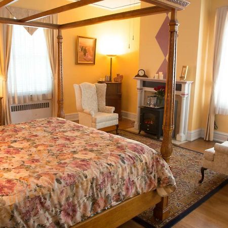 Morehead Manor Bed And Breakfast 더럼 외부 사진