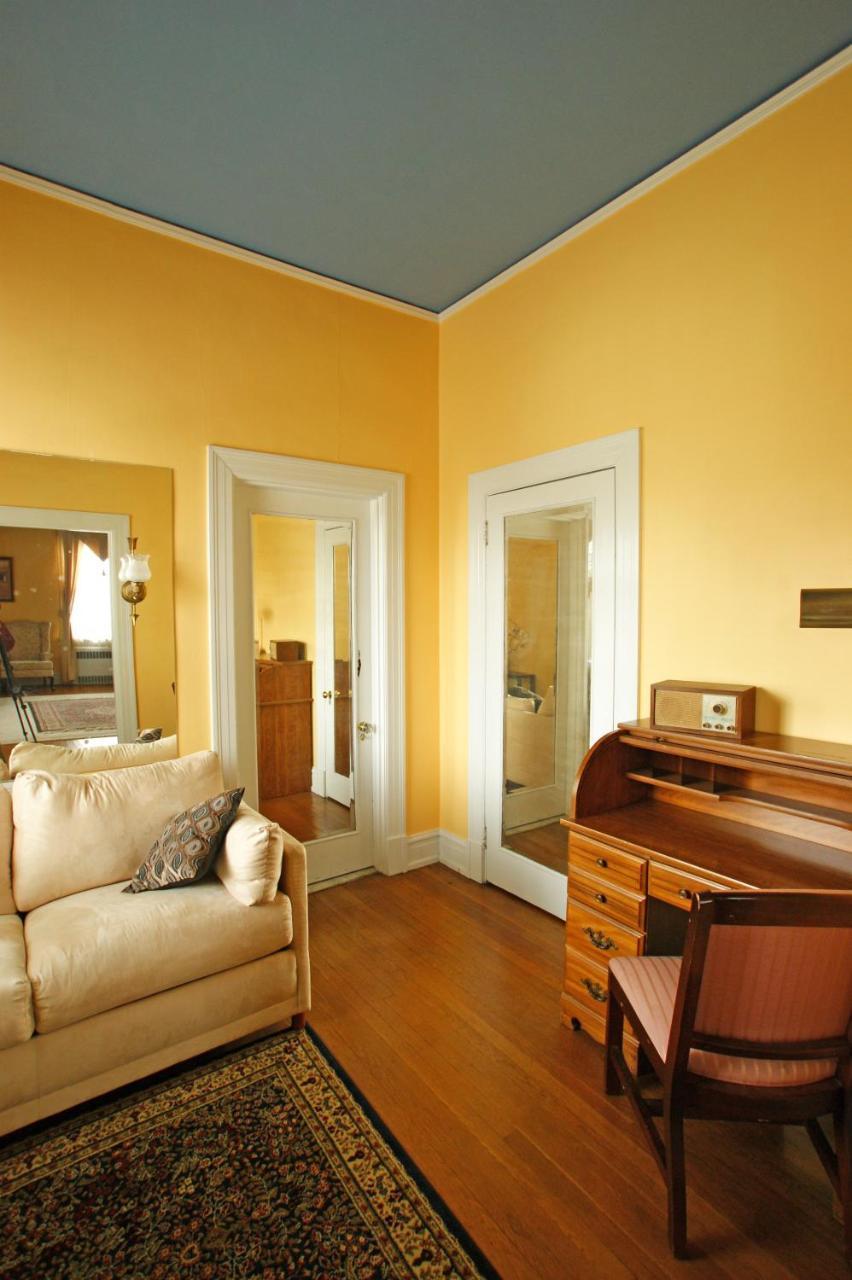 Morehead Manor Bed And Breakfast 더럼 외부 사진