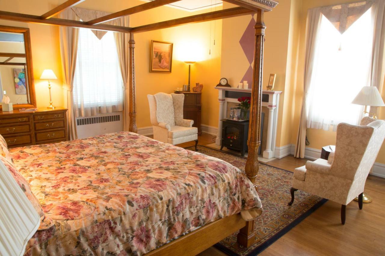 Morehead Manor Bed And Breakfast 더럼 외부 사진