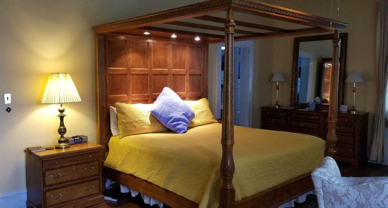 Morehead Manor Bed And Breakfast 더럼 외부 사진